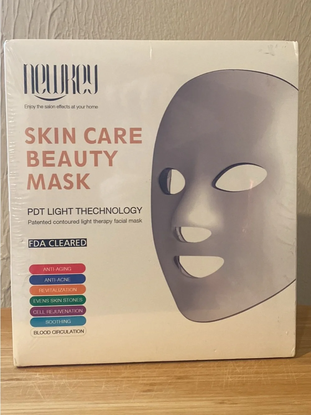 NWT Red Light Therapy LED Face Mask for Women Skincare
